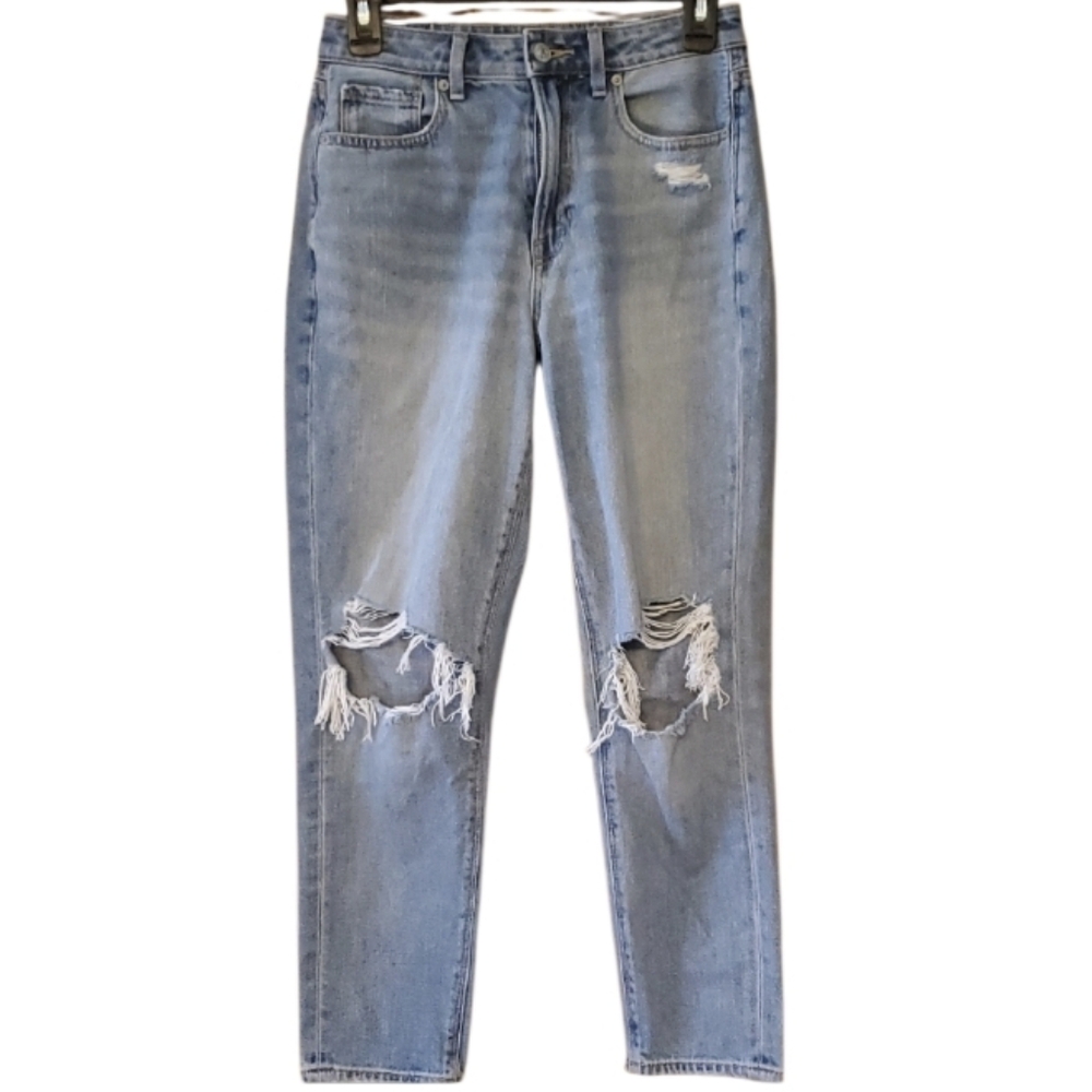 American Eagle Womans Distressed Blue Denim Ripped Mom Jeans Size 2 Short